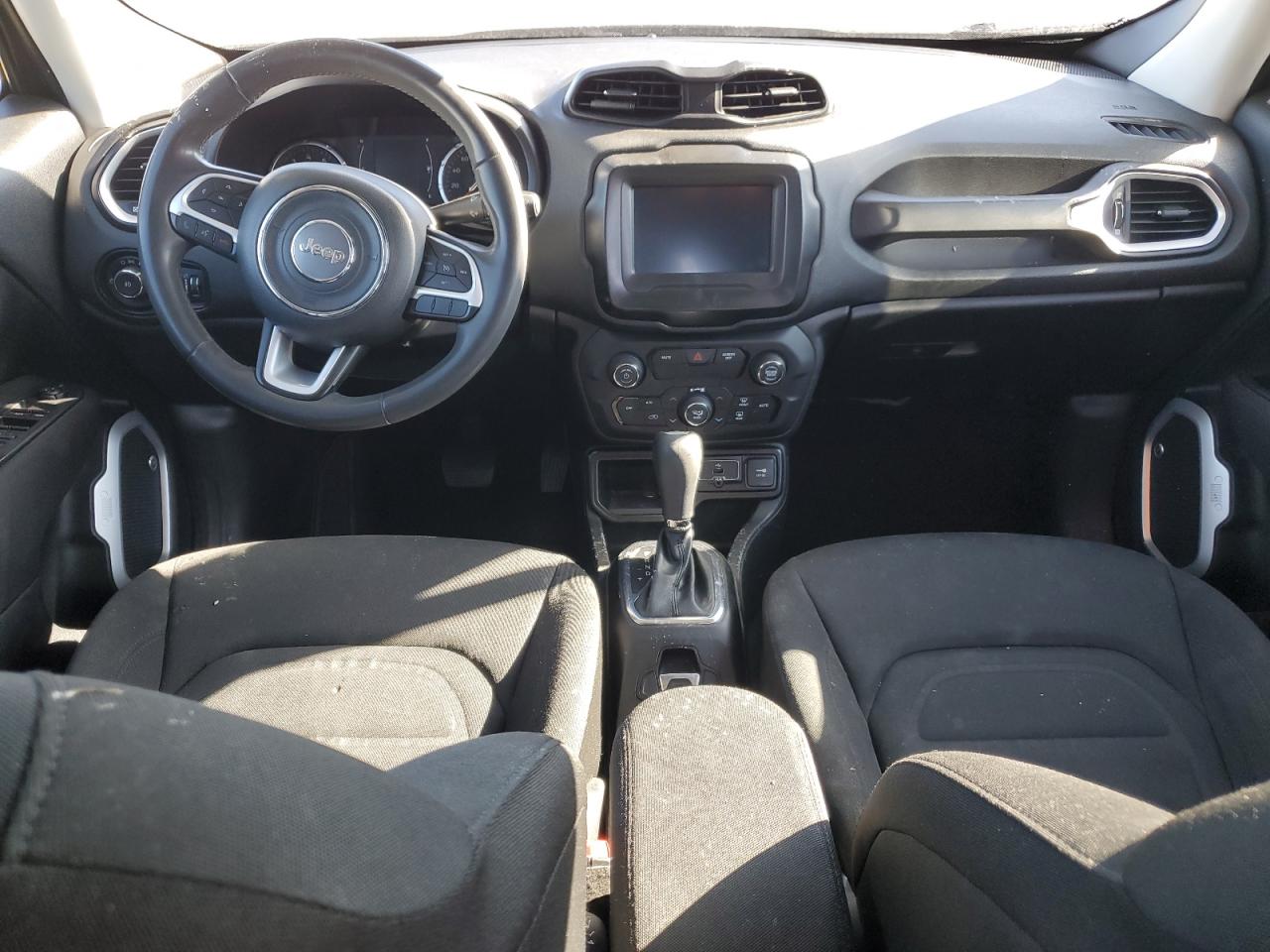 2018 Jeep Renegade - Image 8
