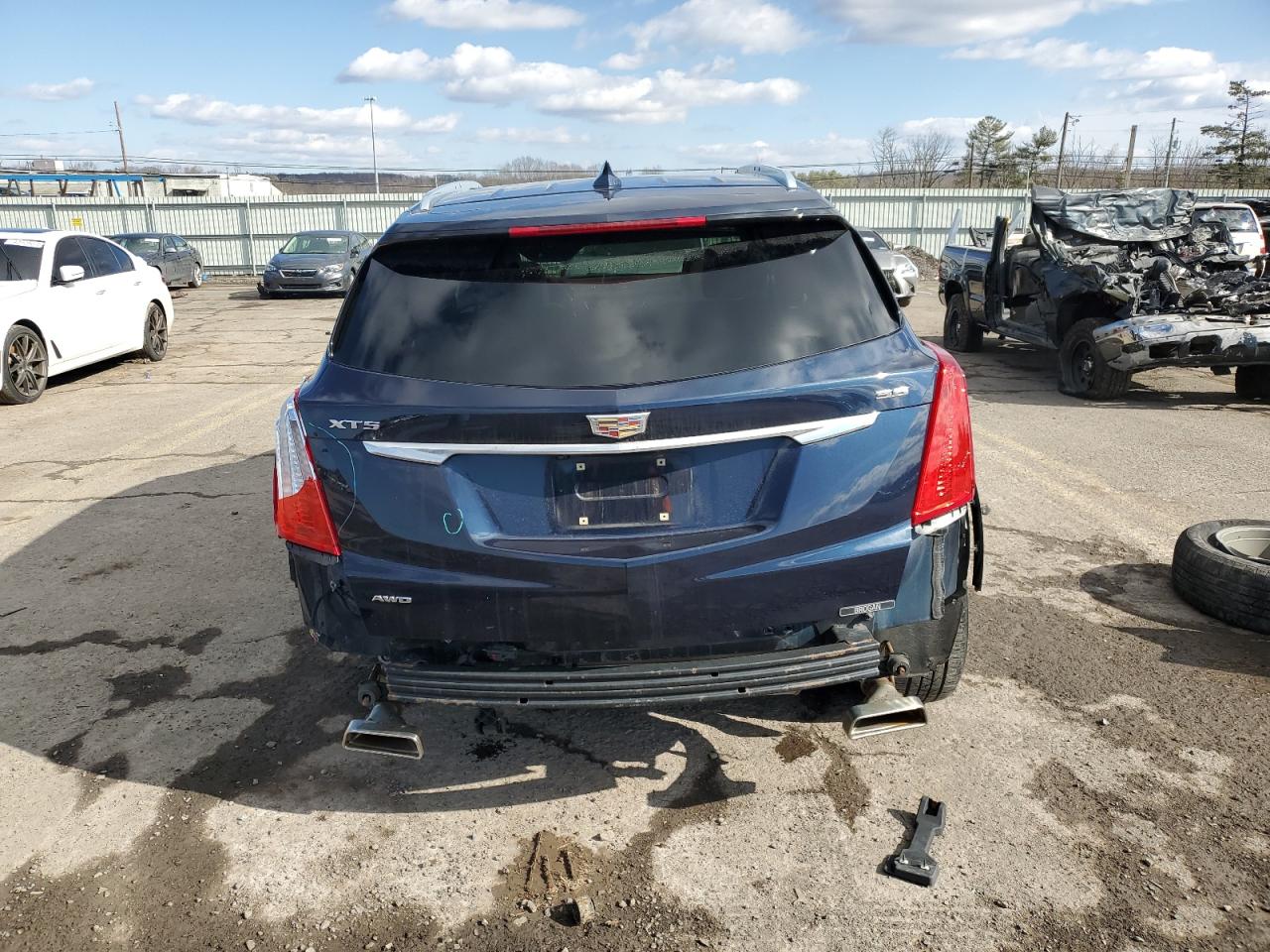 2017 Cadillac XT5 - Image 6