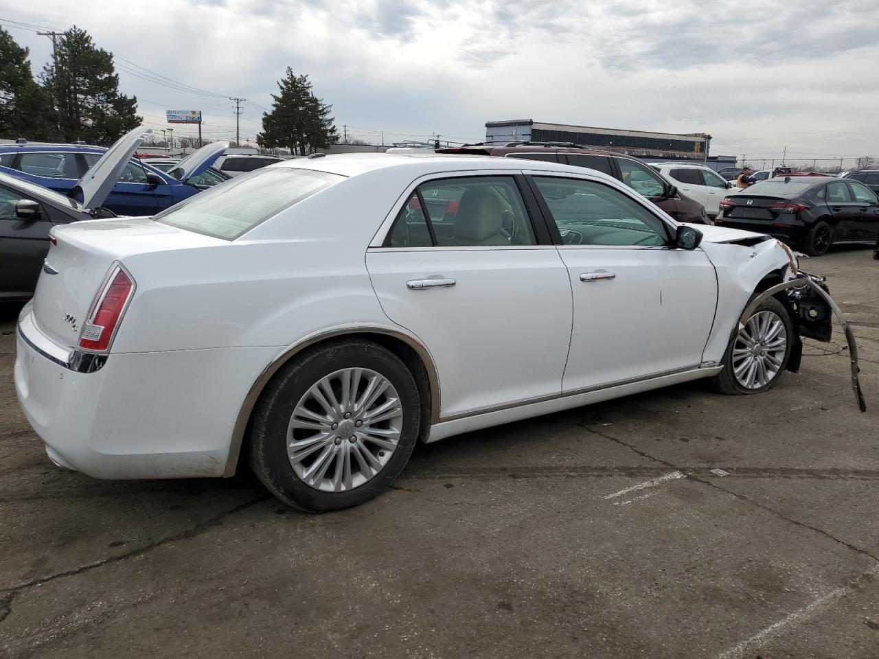 2014 Chrysler 300 - Image 3
