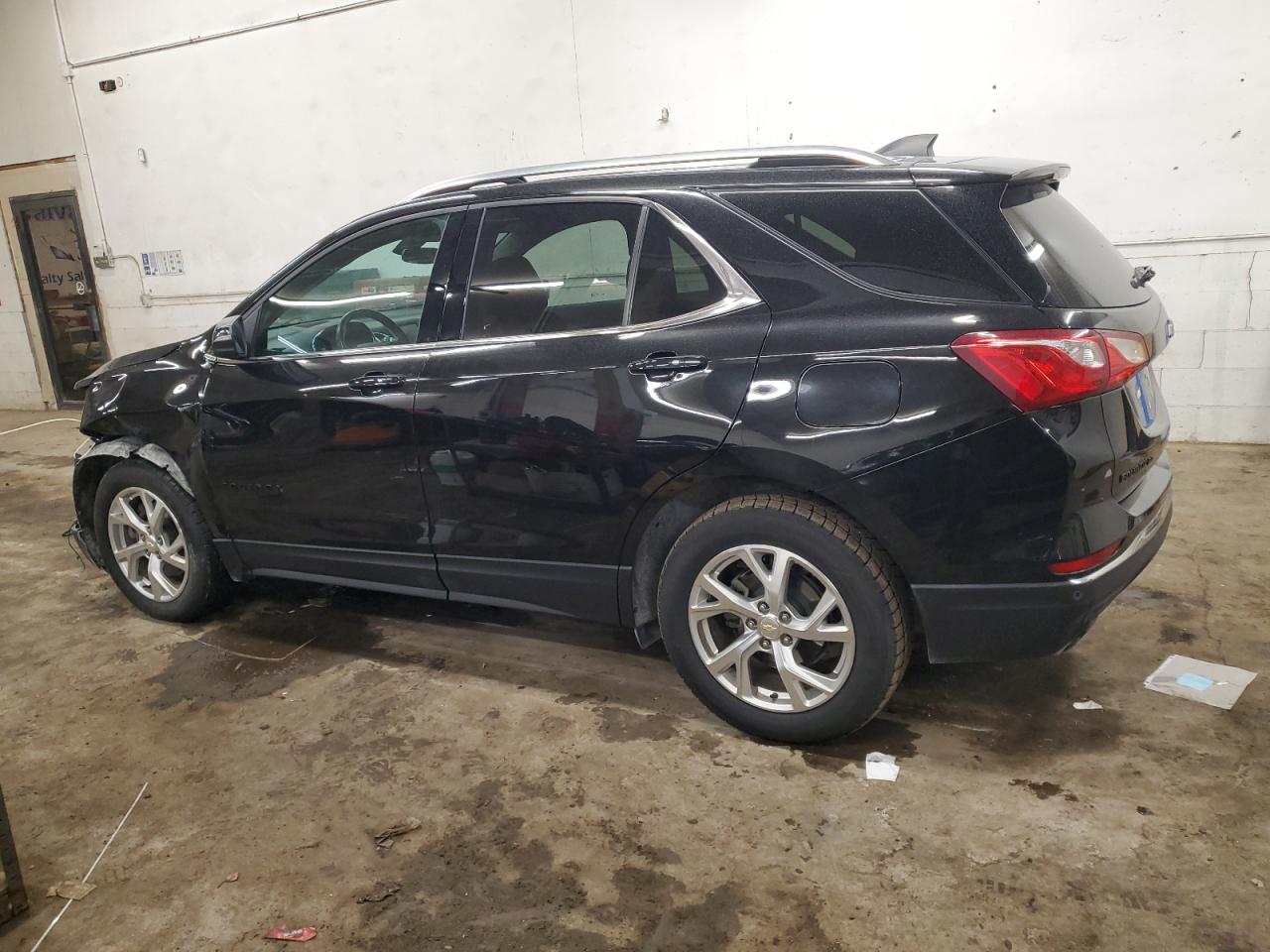 2018 Chevrolet Equinox - Image 2