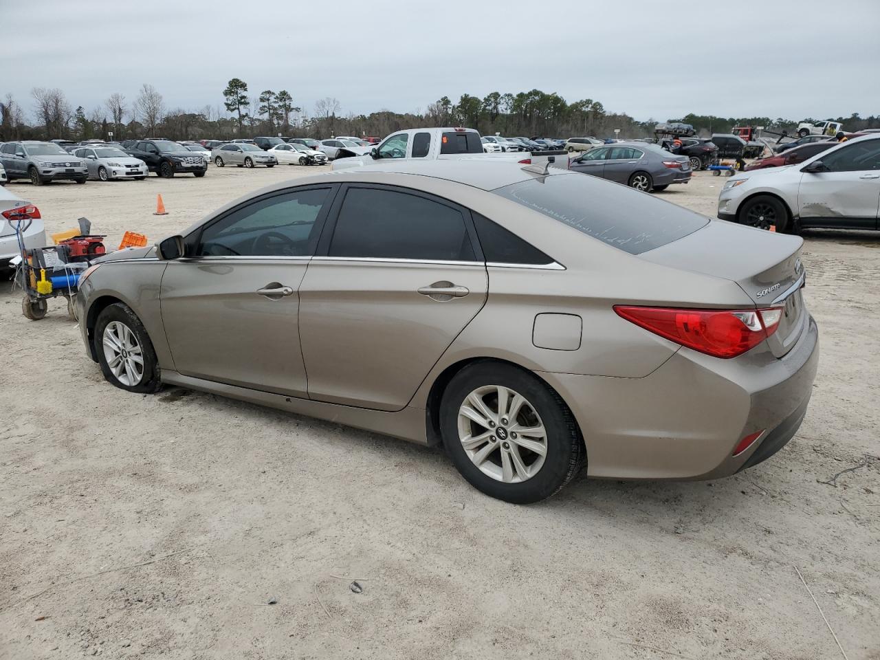 2014 Hyundai Sonata - Image 2