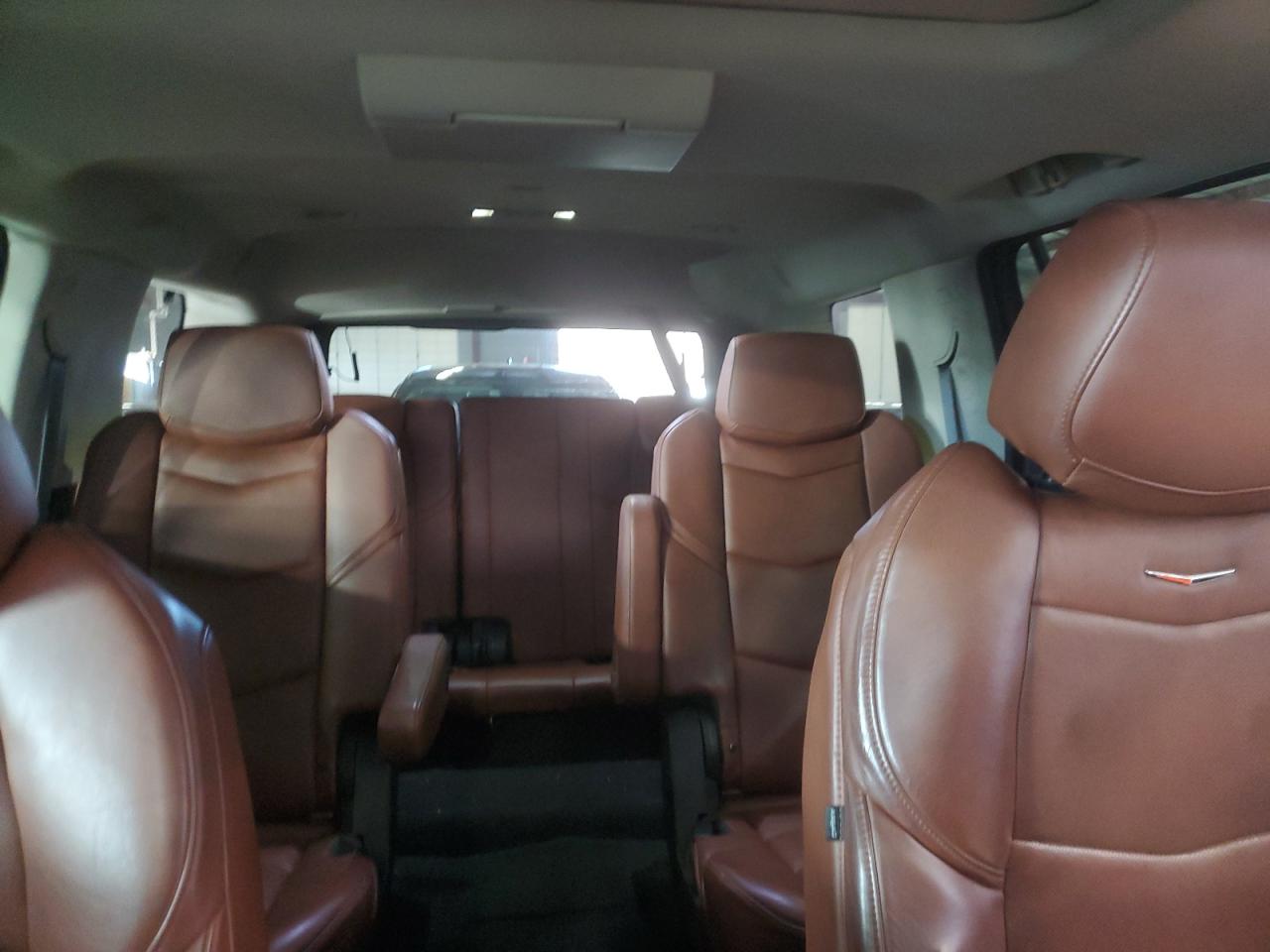 2015 Cadillac Escalade - Image 10