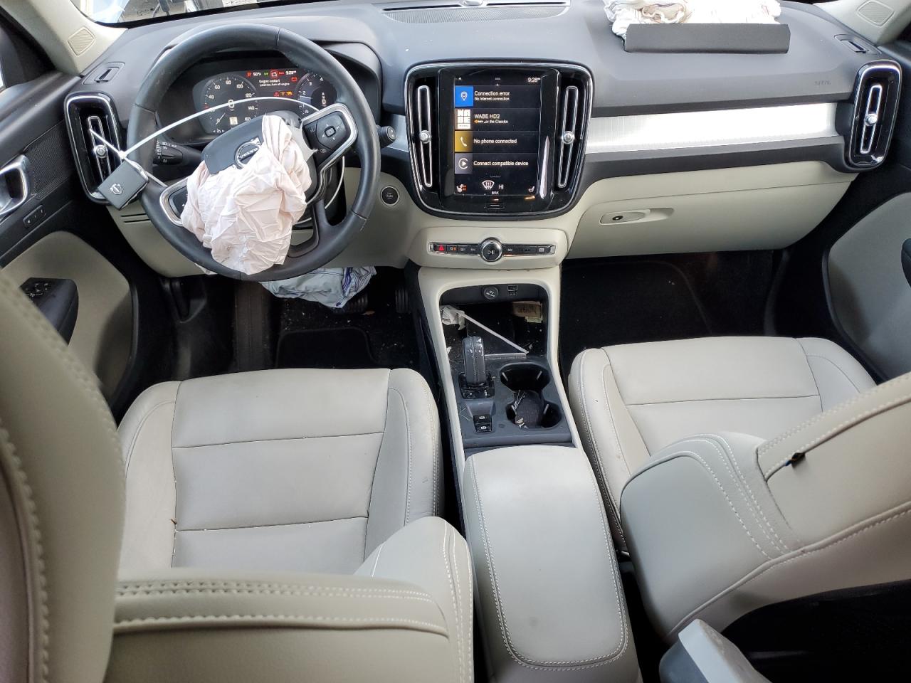 2020 Volvo XC40 - Image 8