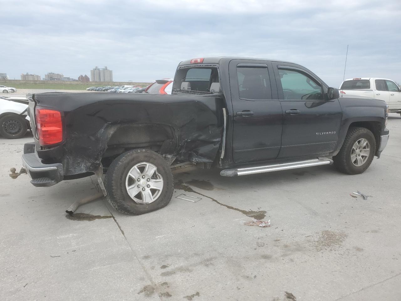 2015 Chevrolet Silverado - Image 3