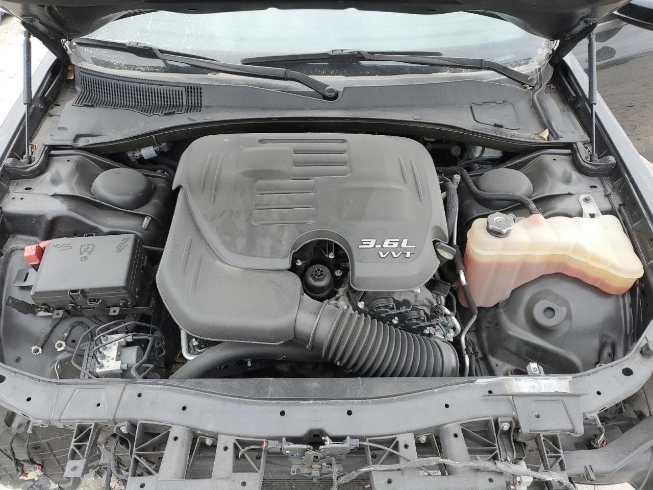 2021 Chrysler 300 - Image 11