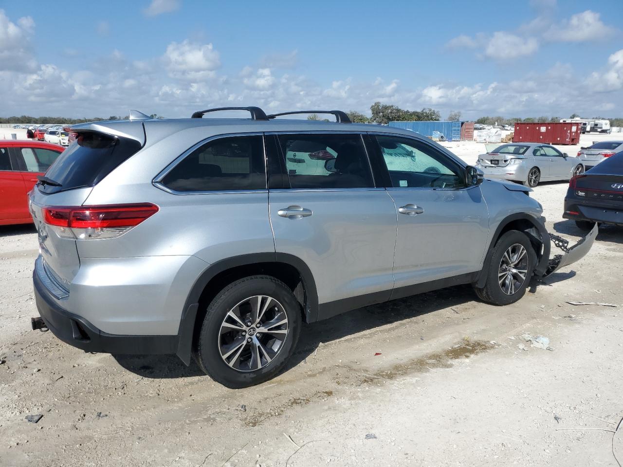 2019 Toyota Highlander - Image 3