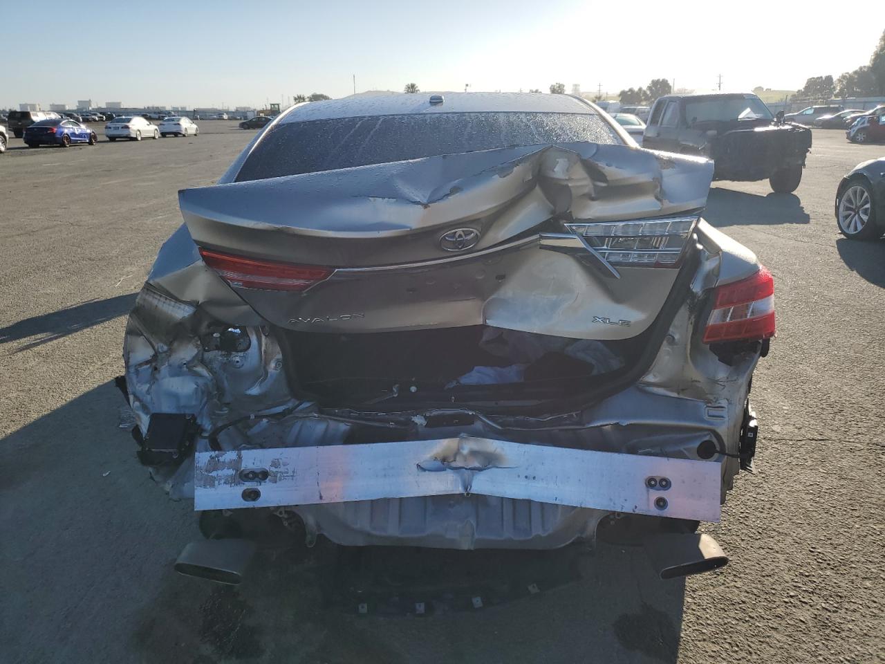 2015 Toyota Avalon - Image 6