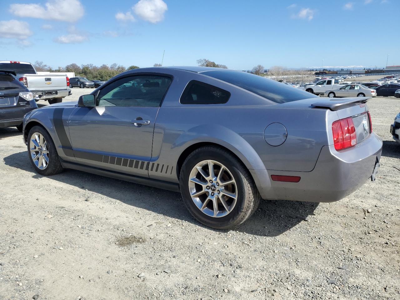 2007 Ford Mustang - Image 2