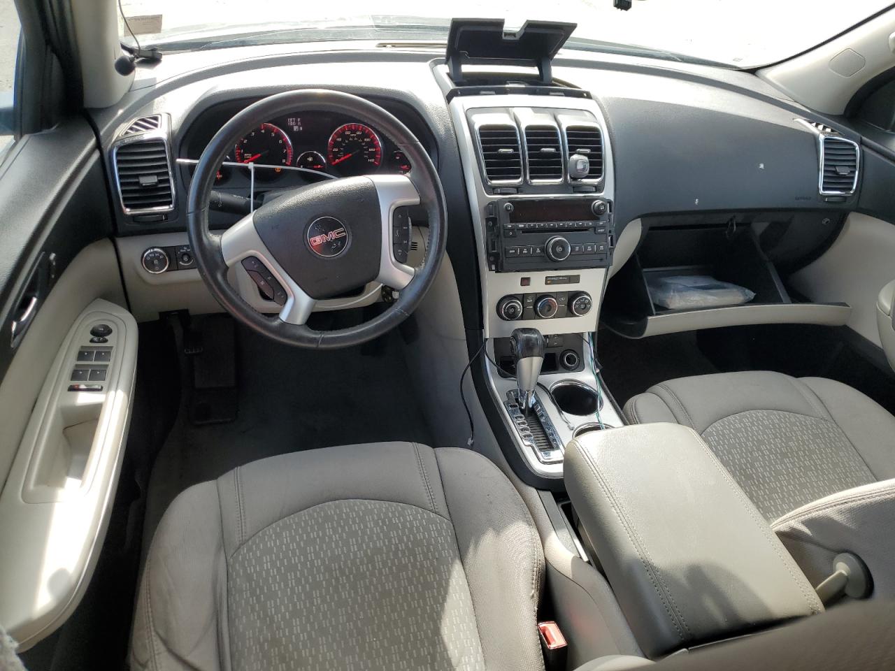 2011 GMC Acadia - Image 8
