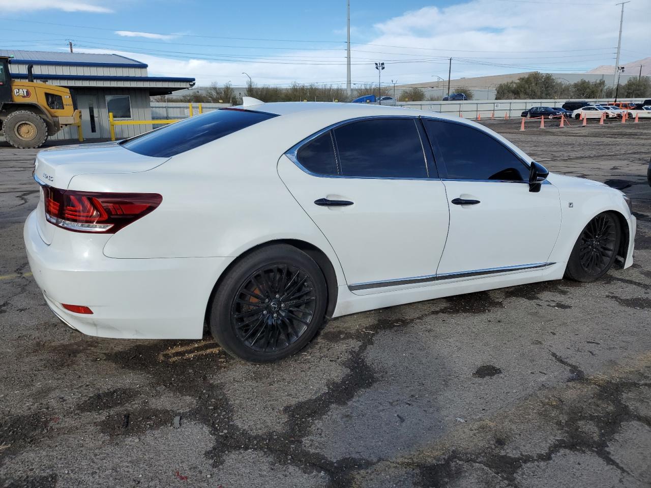 2015 Lexus LS - Image 3