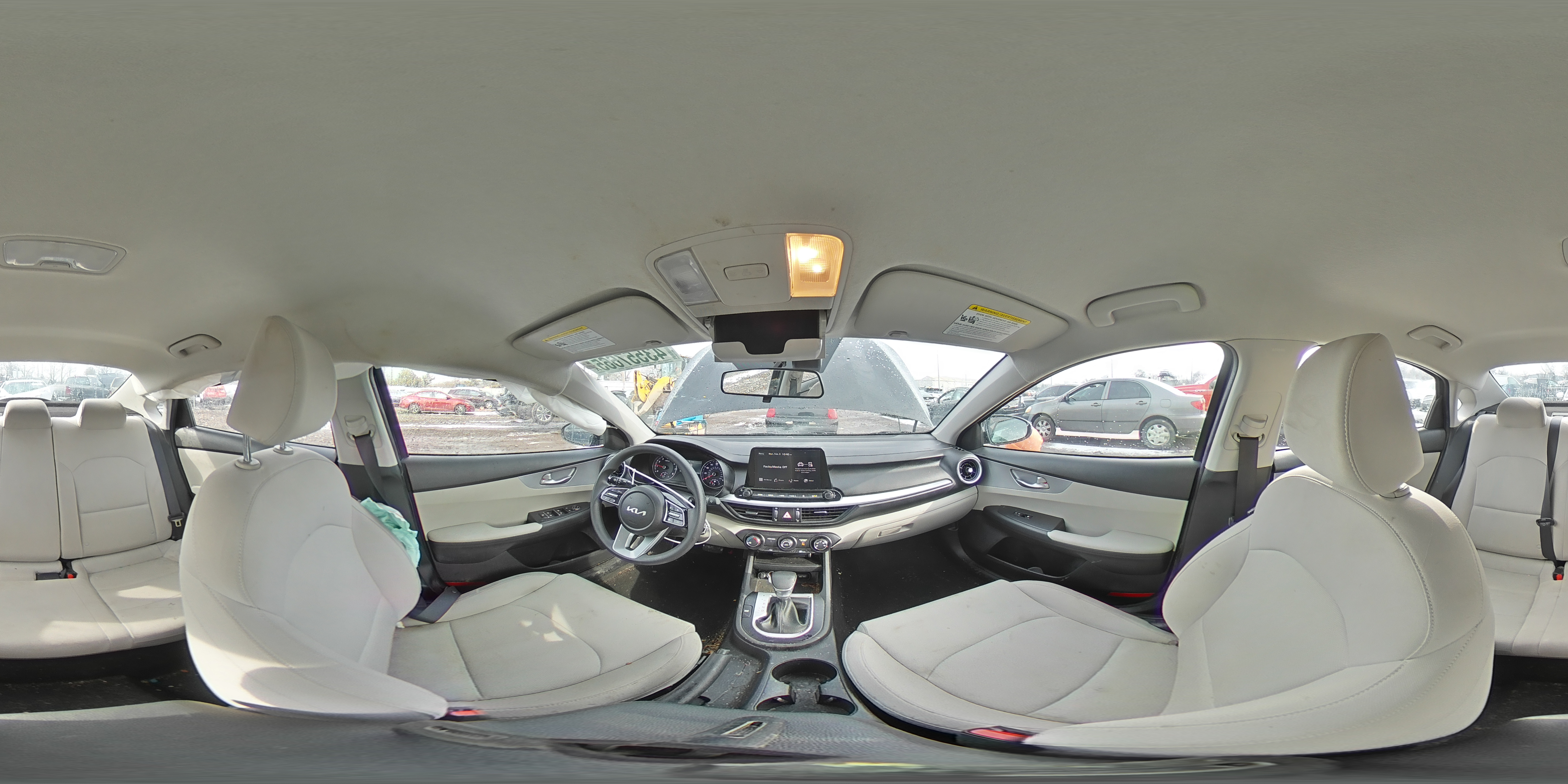 2023 Kia Forte - Image 13
