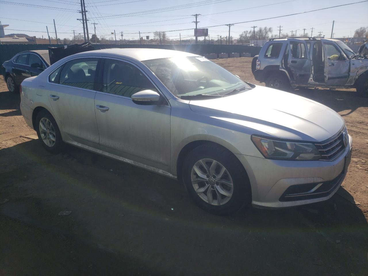 2016 Volkswagen Passat - Image 4