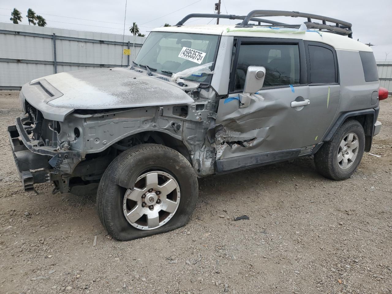 2010 Toyota FJ Cruiser - Image 1