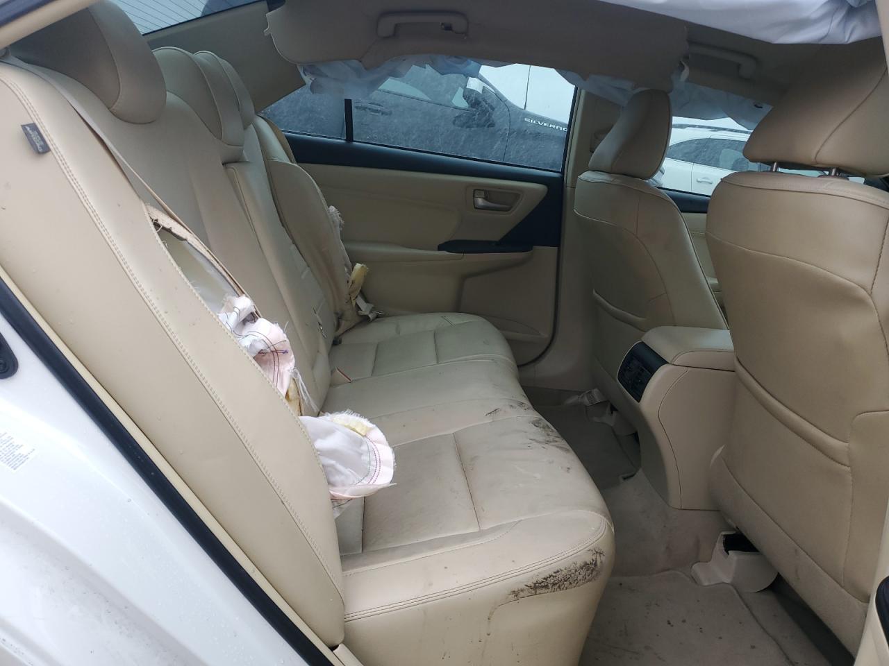 2015 Toyota Camry - Image 10