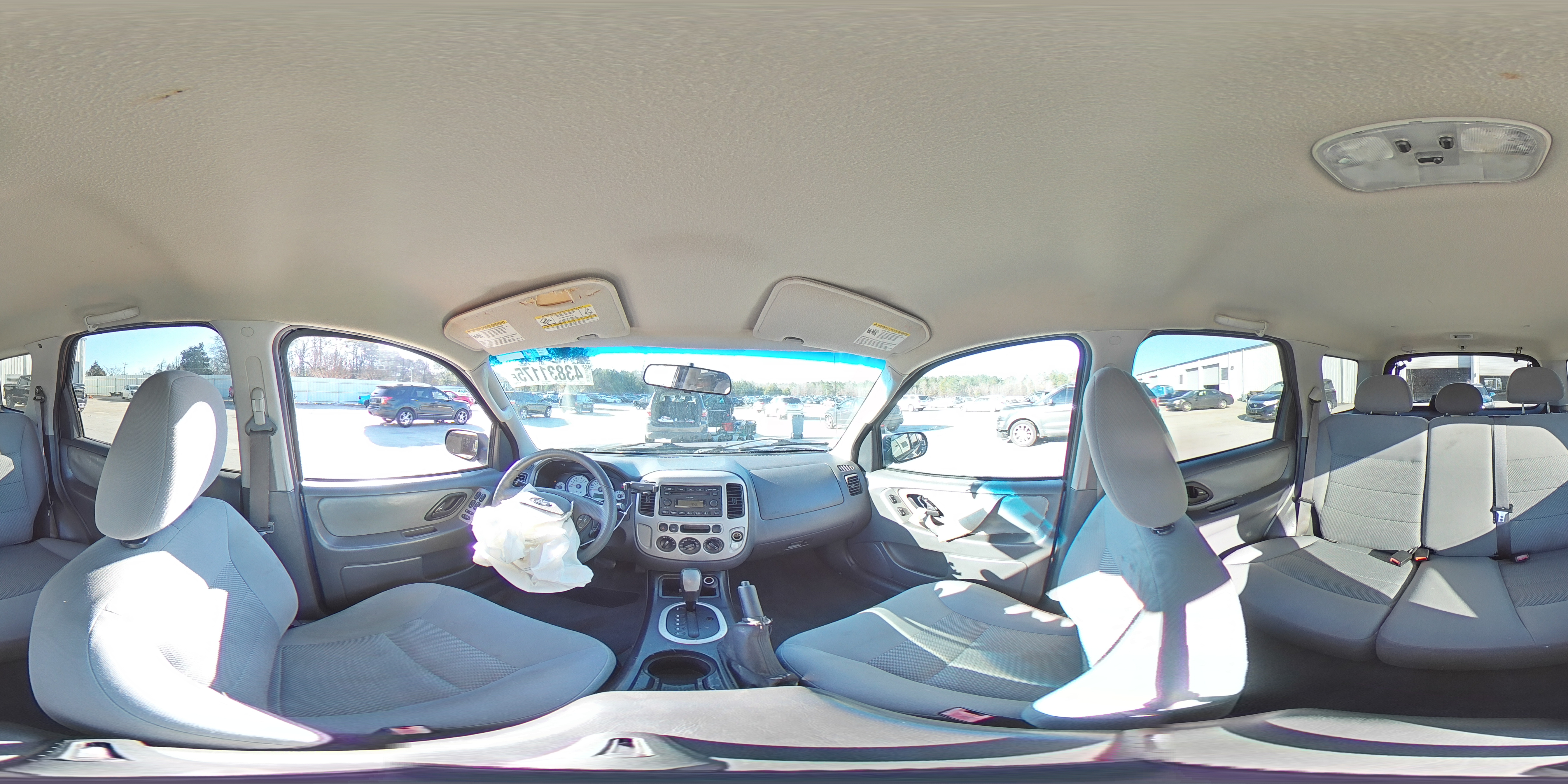 2005 Ford Escape - Image 13
