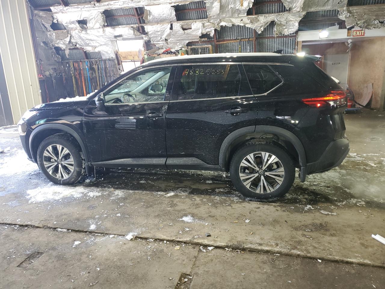 2021 Nissan Rogue - Image 2