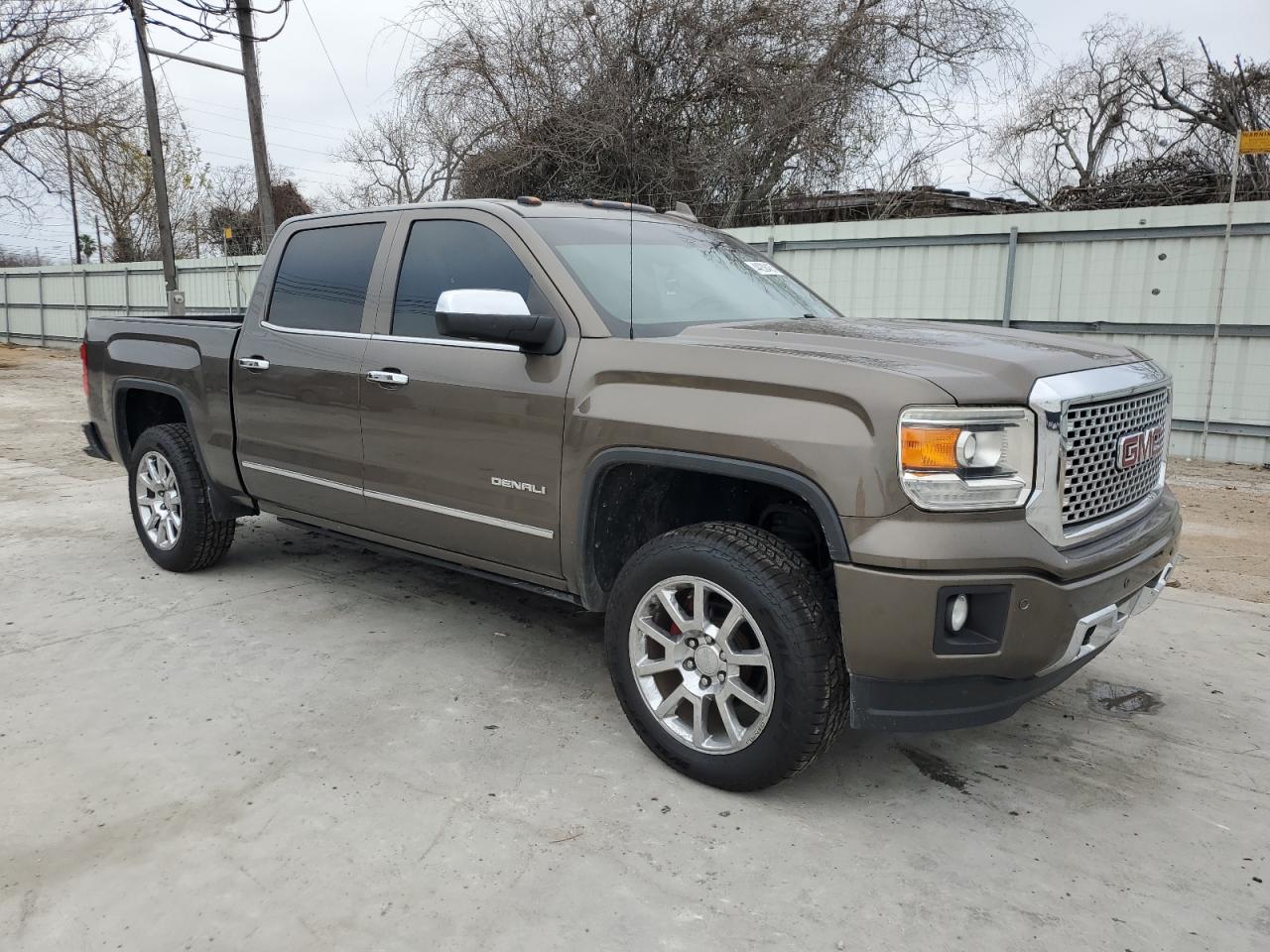 2015 GMC Sierra - Image 4