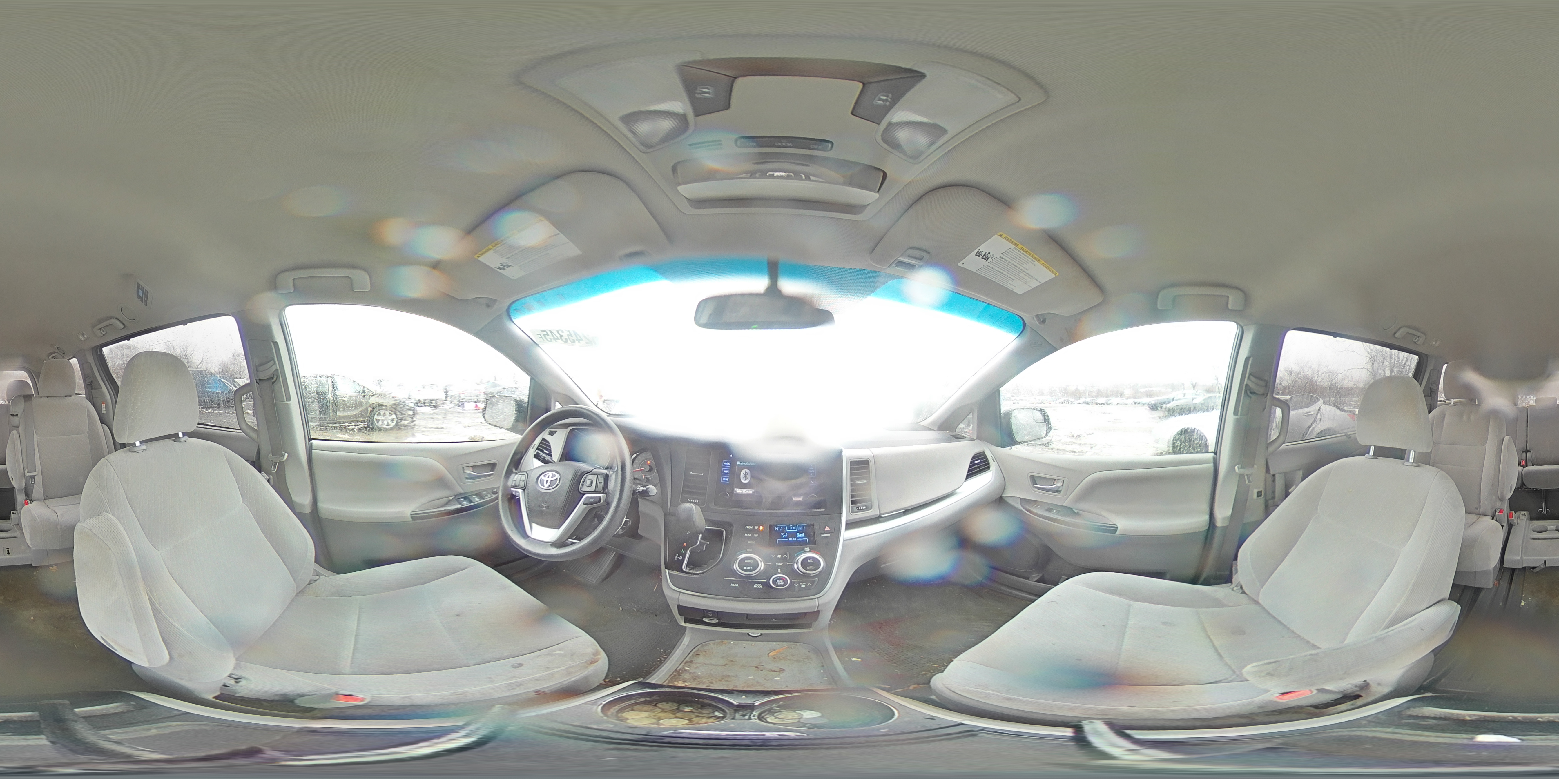 2017 Toyota Sienna - Image 14