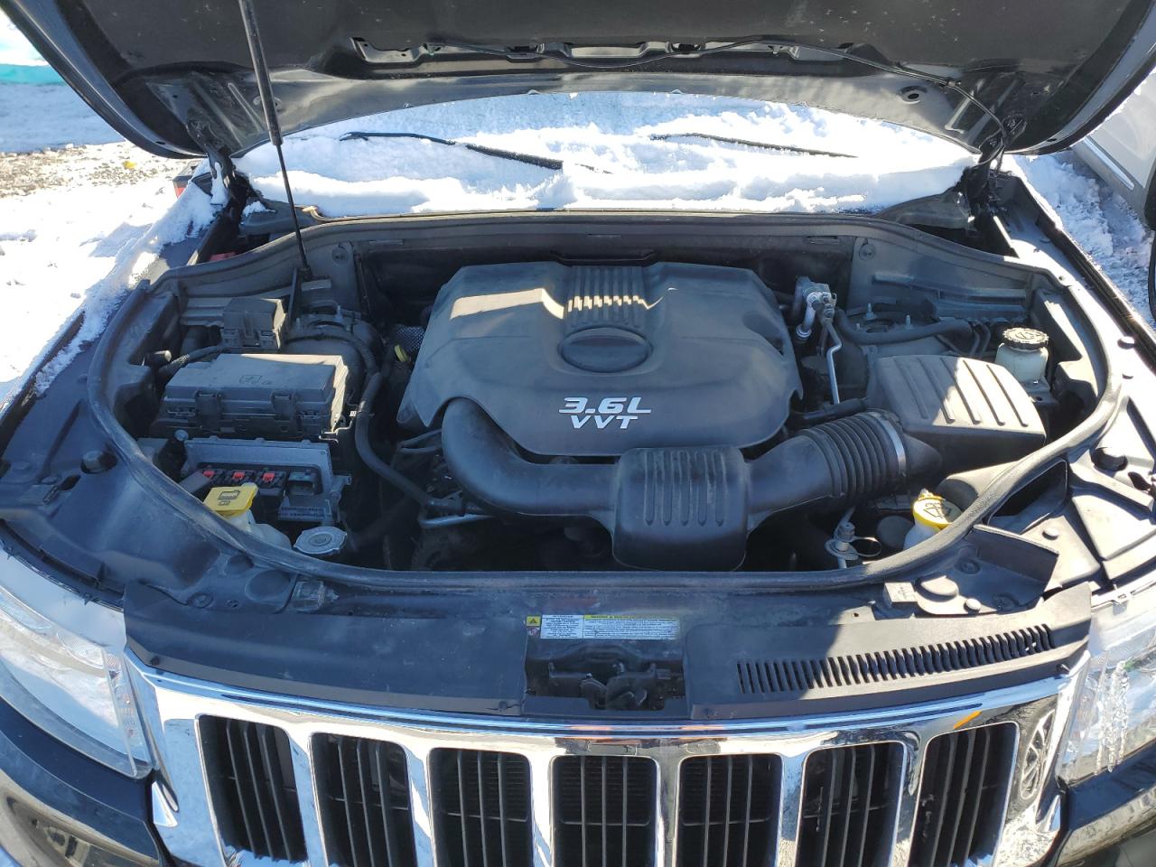 2013 Jeep Grand Cherokee - Image 12