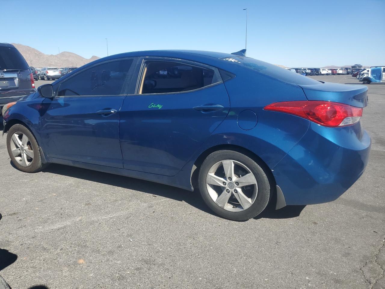 2013 Hyundai Elantra - Image 2
