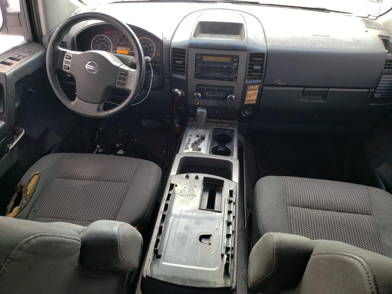 2010 Nissan Titan - Image 8