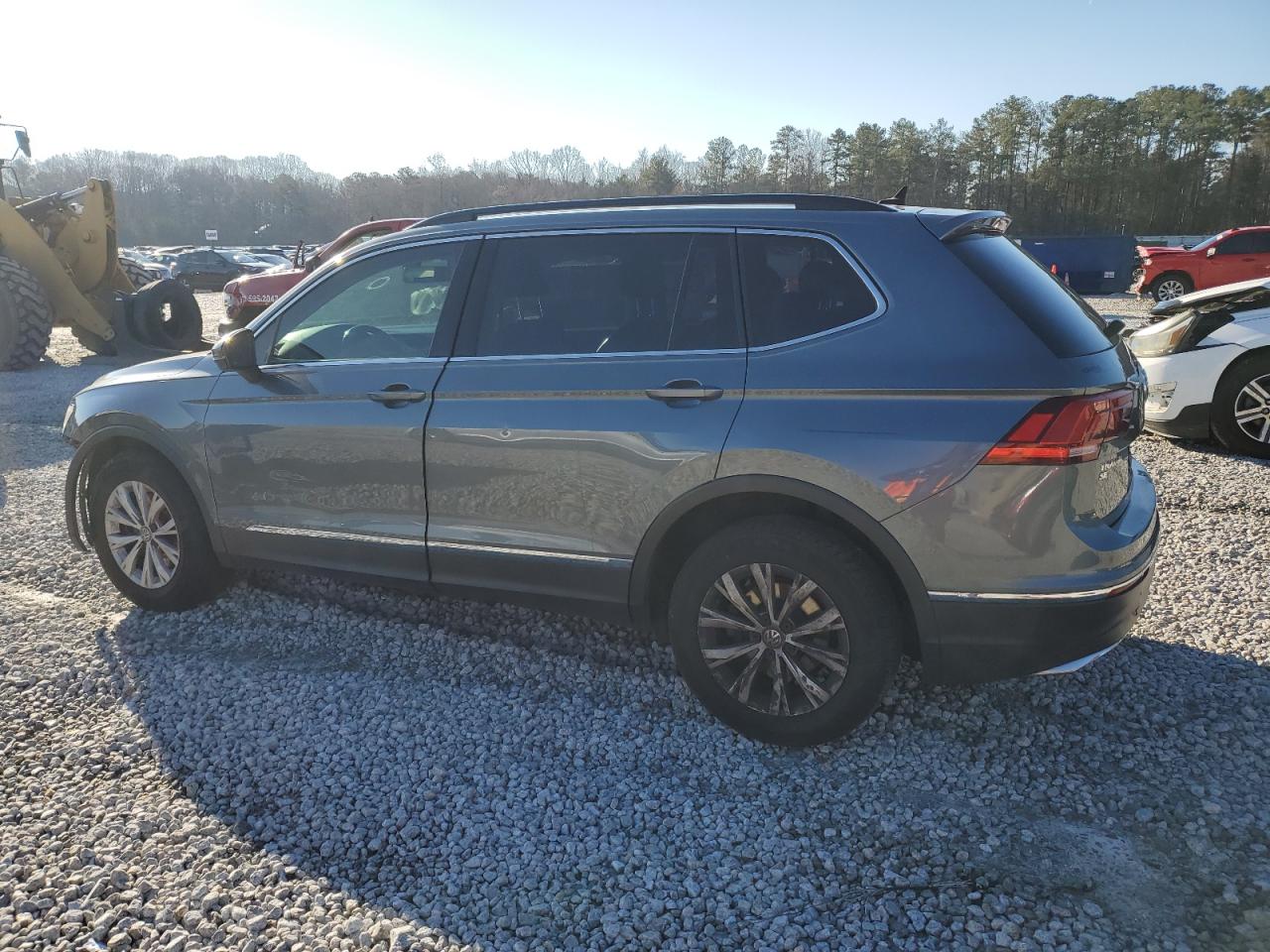 2018 Volkswagen Tiguan - Image 2