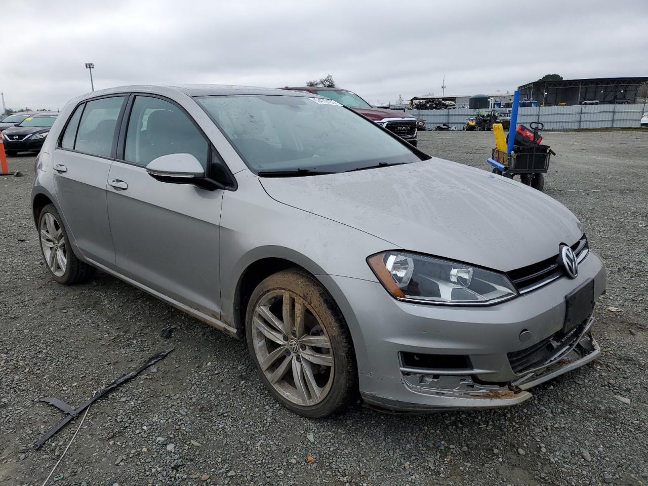 2017 Volkswagen Golf - Image 4