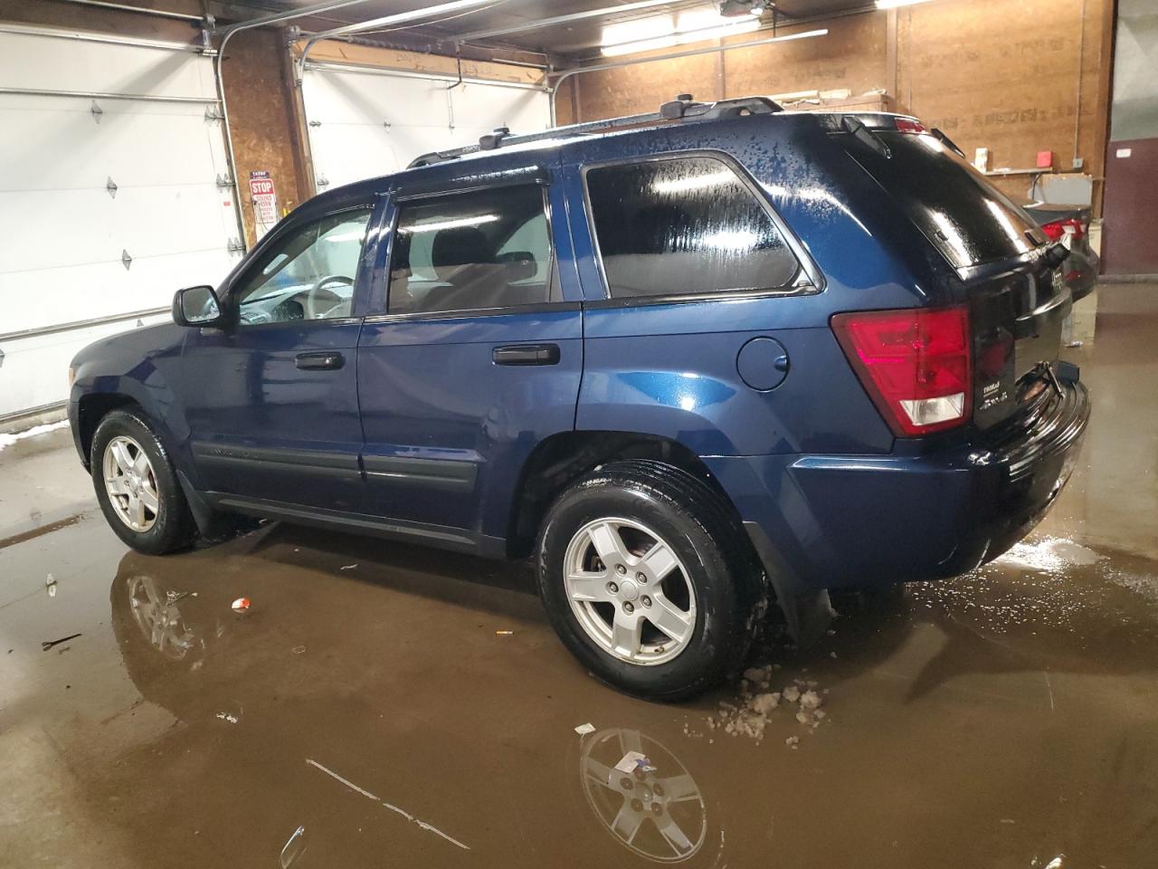 2005 Jeep Grand Cherokee - Image 2