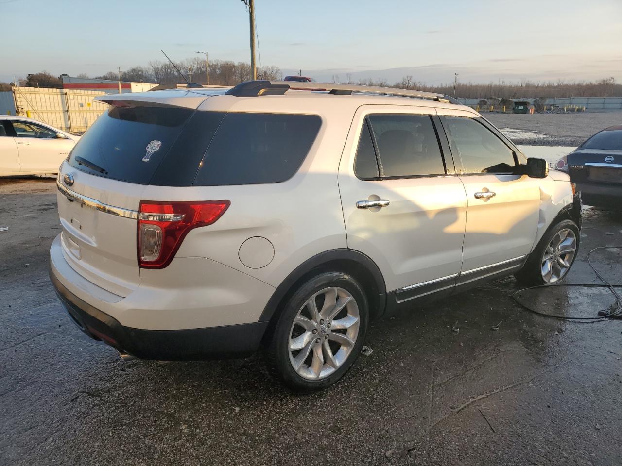 2011 Ford Explorer - Image 3