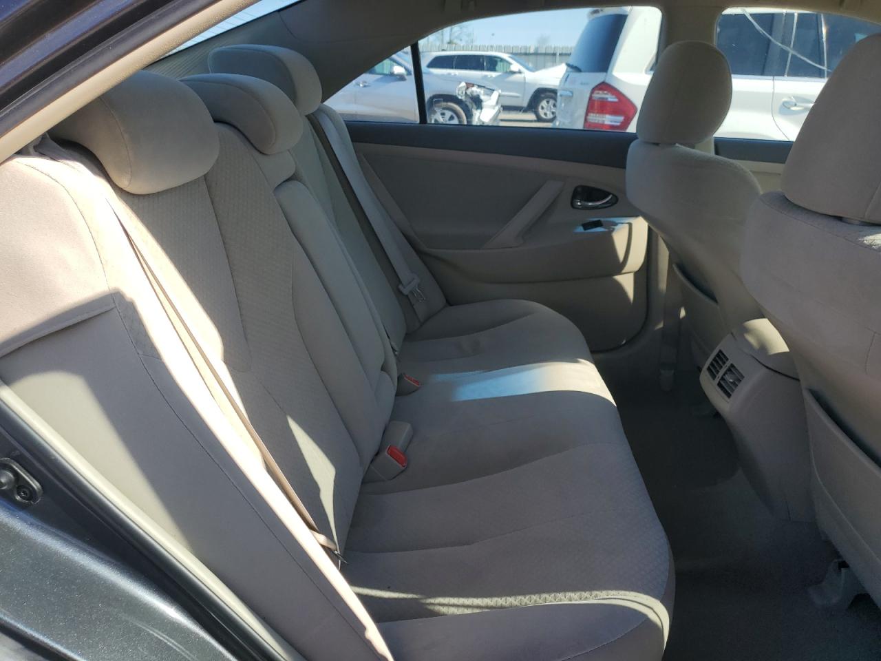 2009 Toyota Camry - Image 10