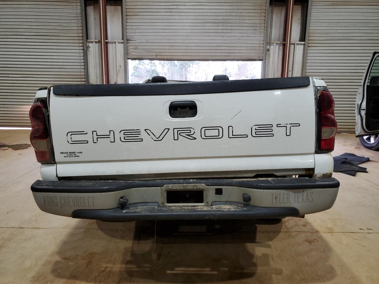 2004 Chevrolet Silverado - Image 6