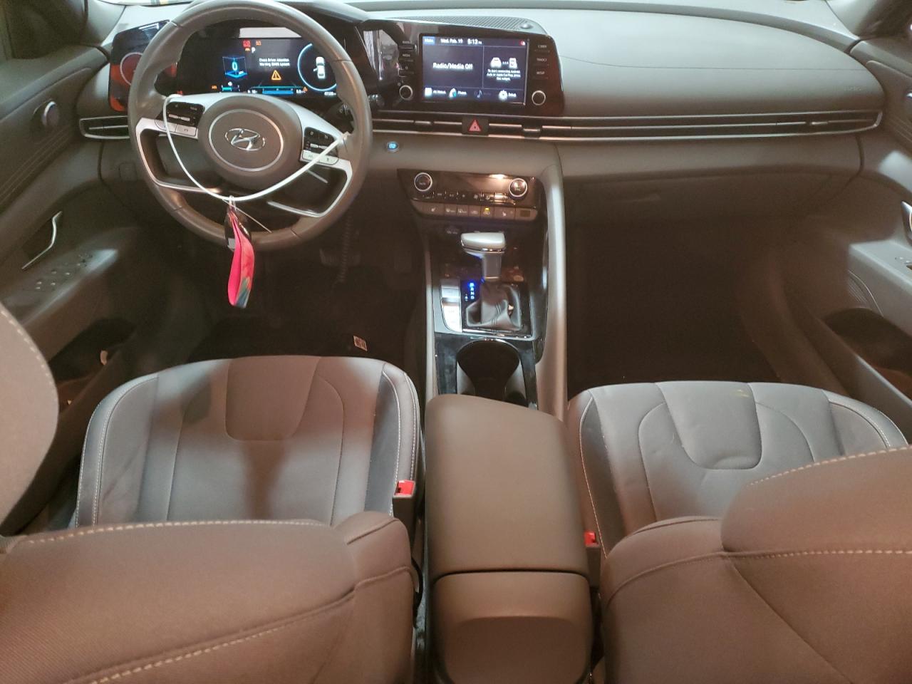 2021 Hyundai Elantra - Image 8