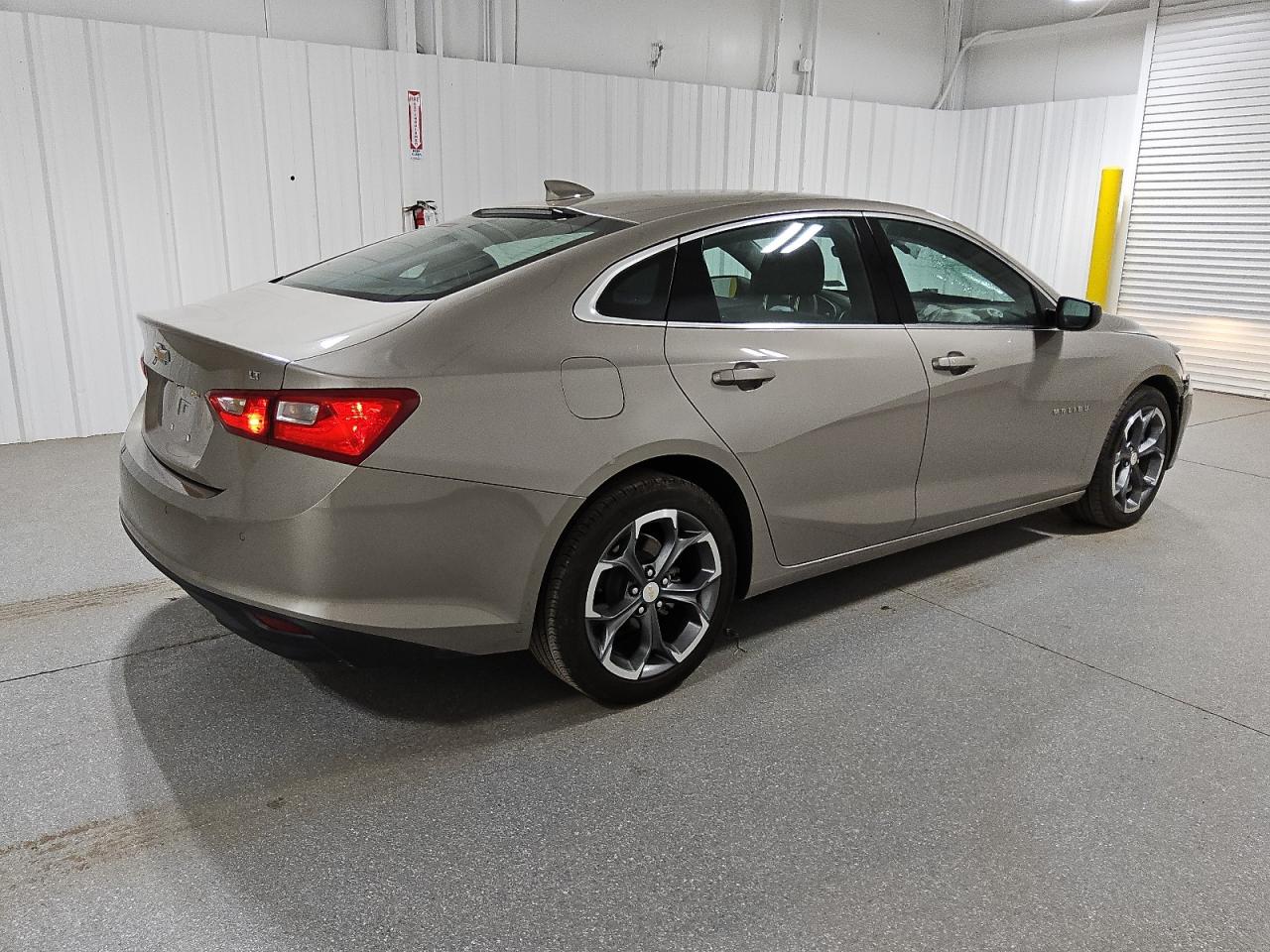 2023 Chevrolet Malibu - Image 3