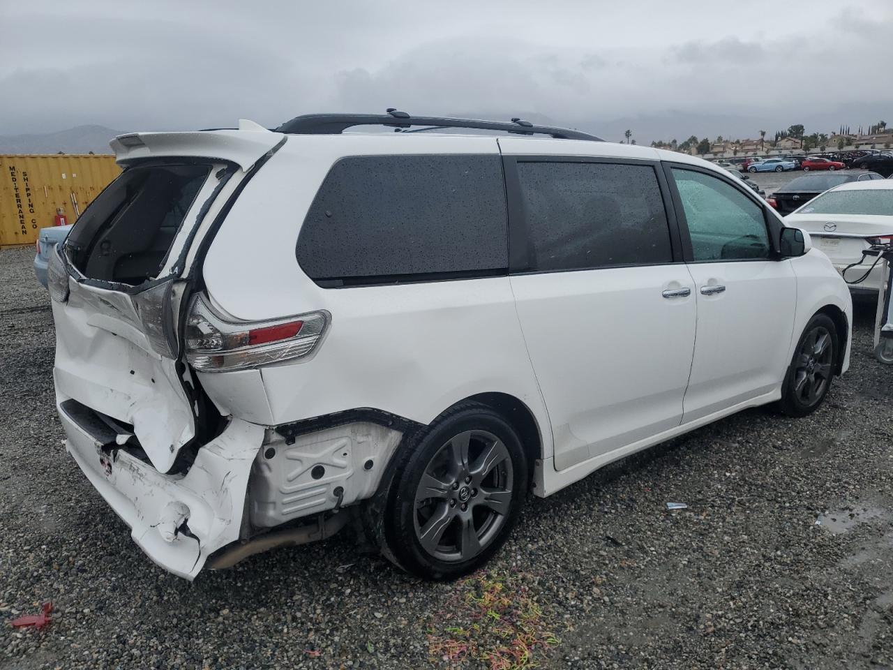 2019 Toyota Sienna - Image 3