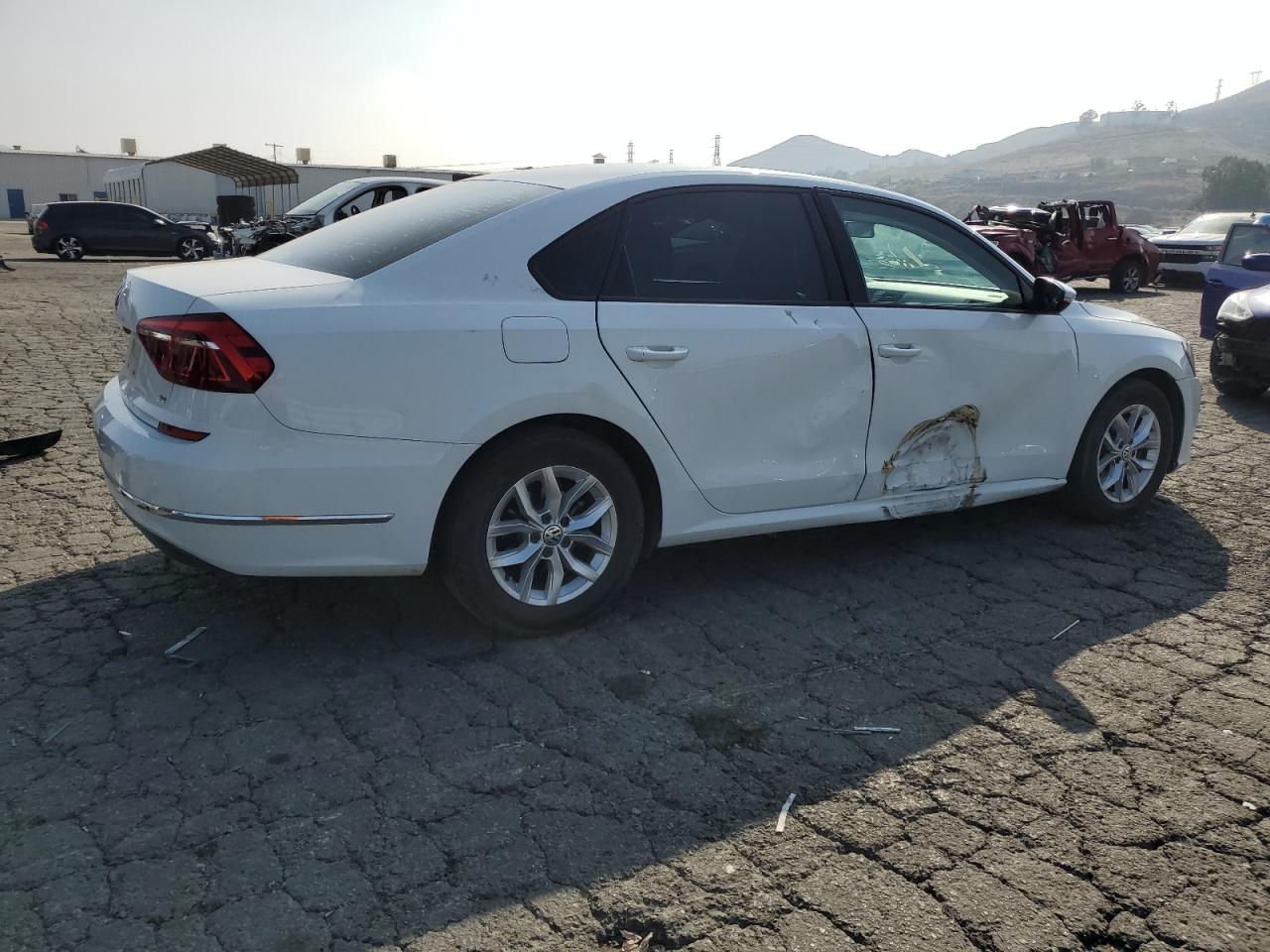 2018 Volkswagen Passat - Image 3