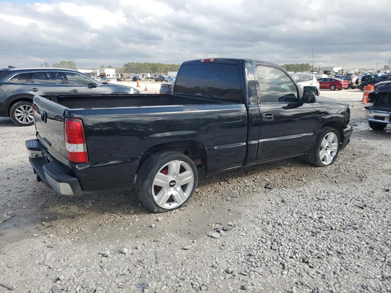 2005 Chevrolet Silverado - Image 3