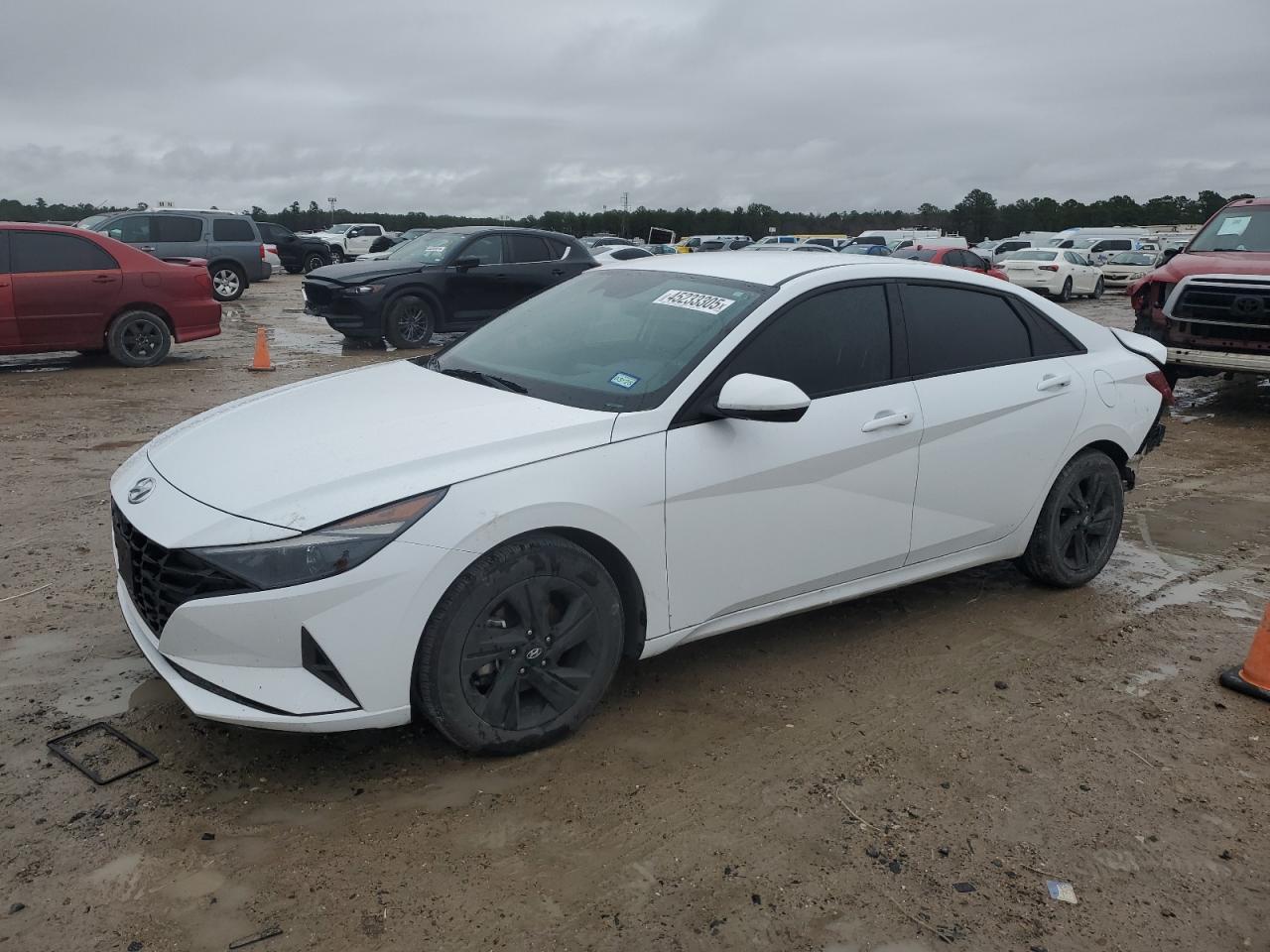2023 Hyundai Elantra - Image 1