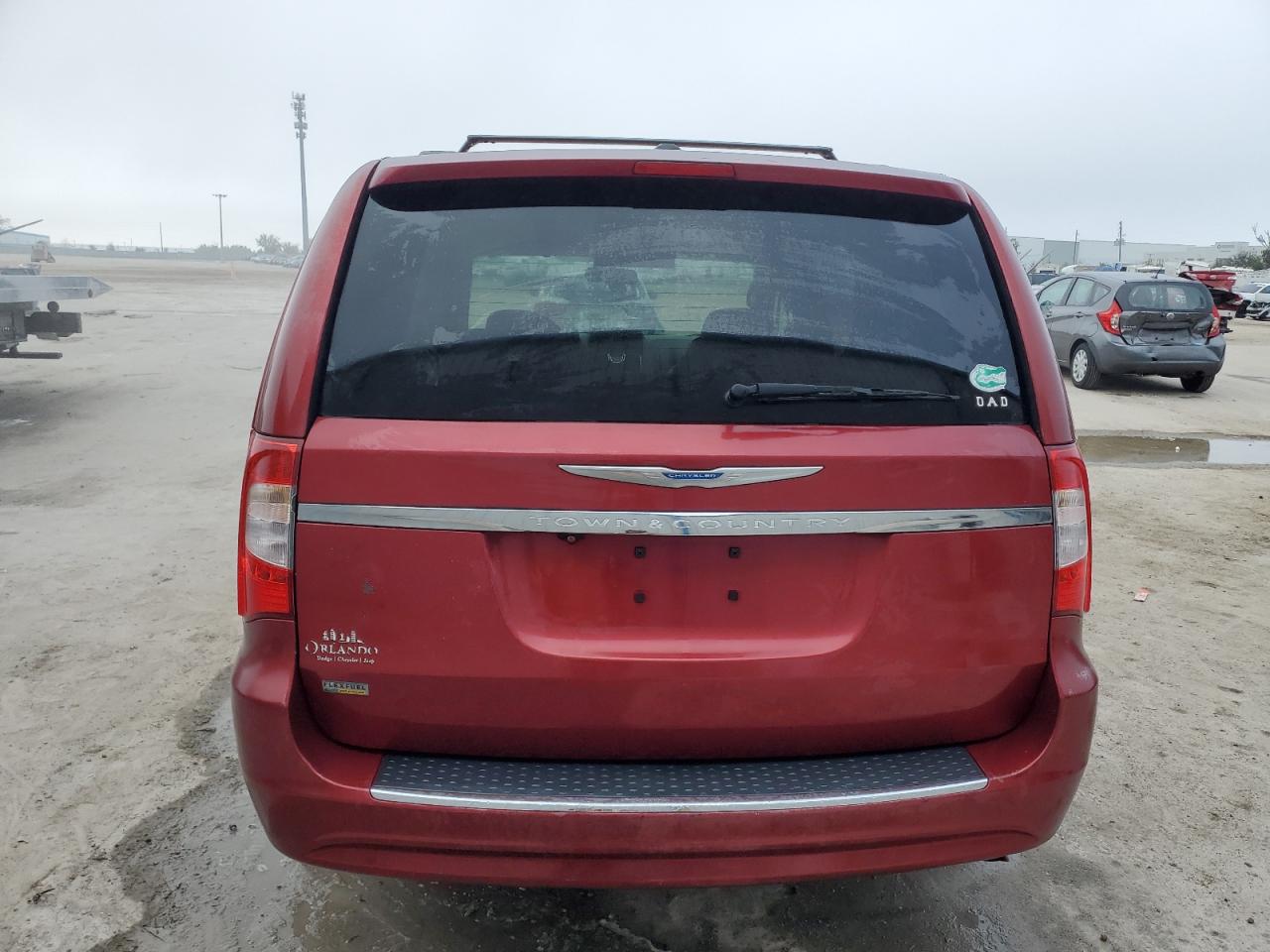 2014 Chrysler Town & Country - Image 6