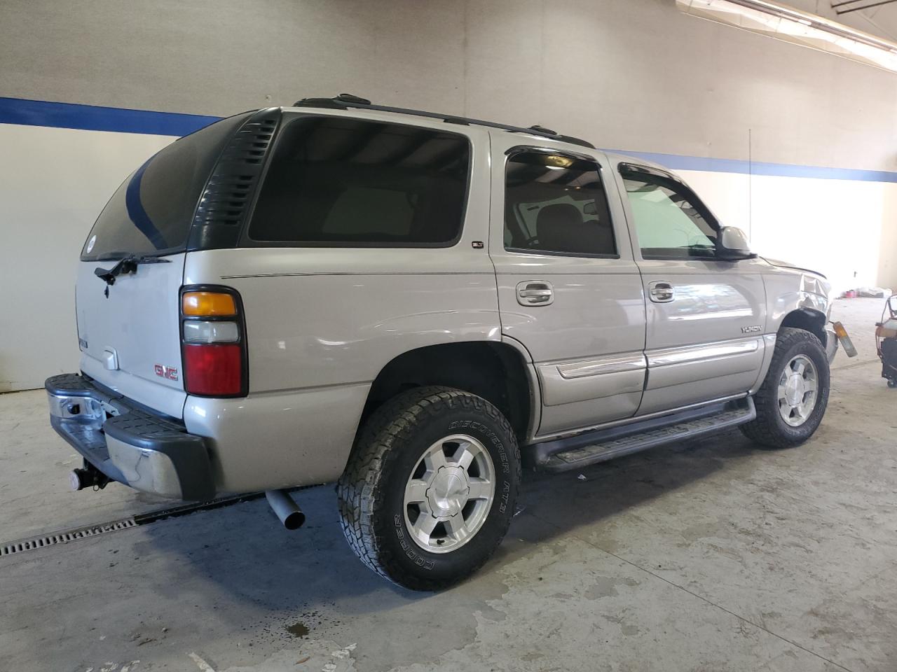 2004 GMC Yukon - Image 3