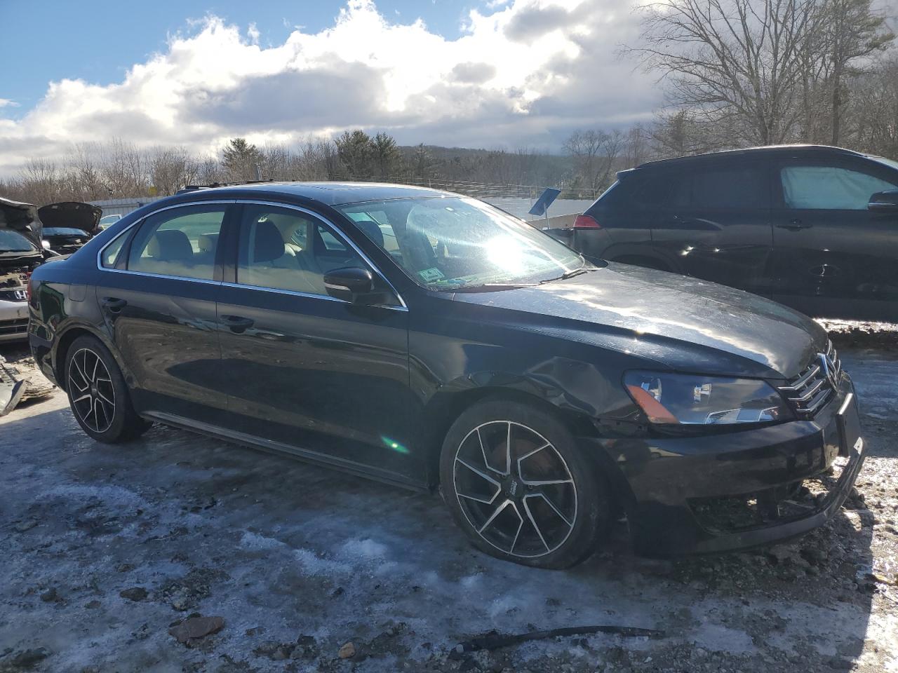 2015 Volkswagen Passat - Image 4