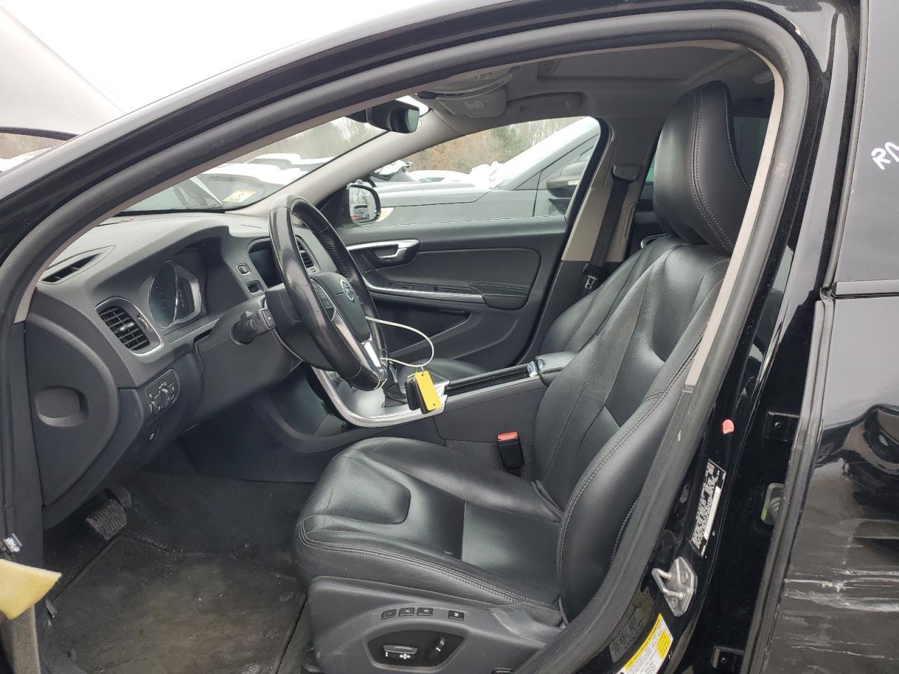 2018 Volvo V60 - Image 7