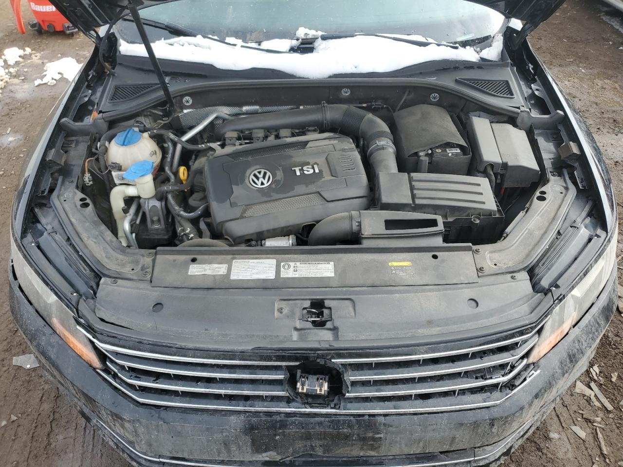 2016 Volkswagen Passat - Image 12