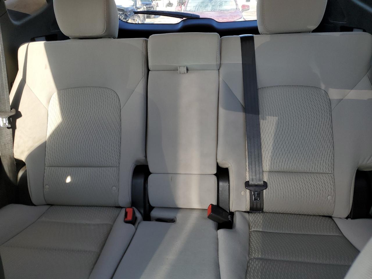 2018 Hyundai Santa Fe - Image 10