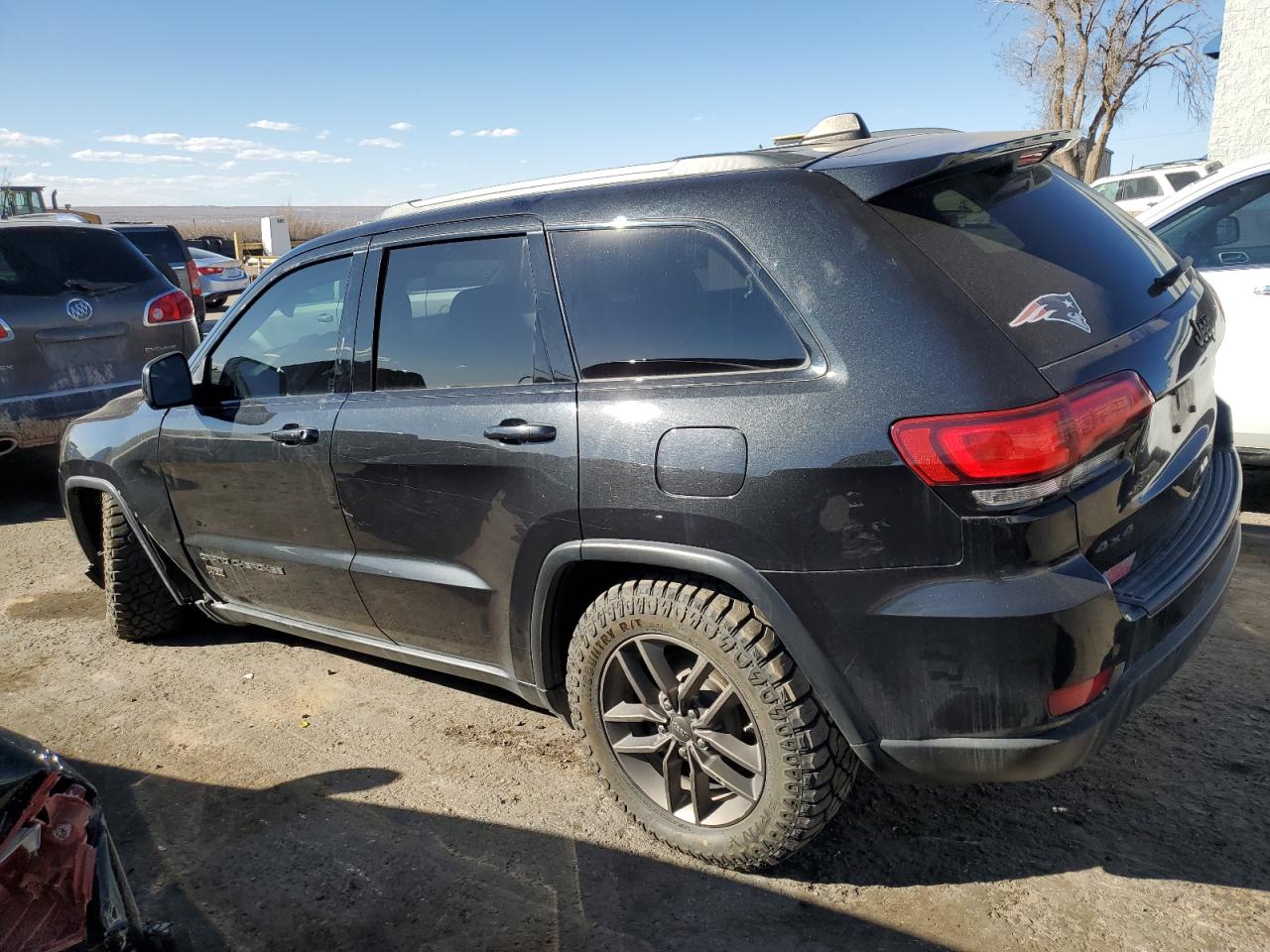 2016 Jeep Grand Cherokee - Image 2