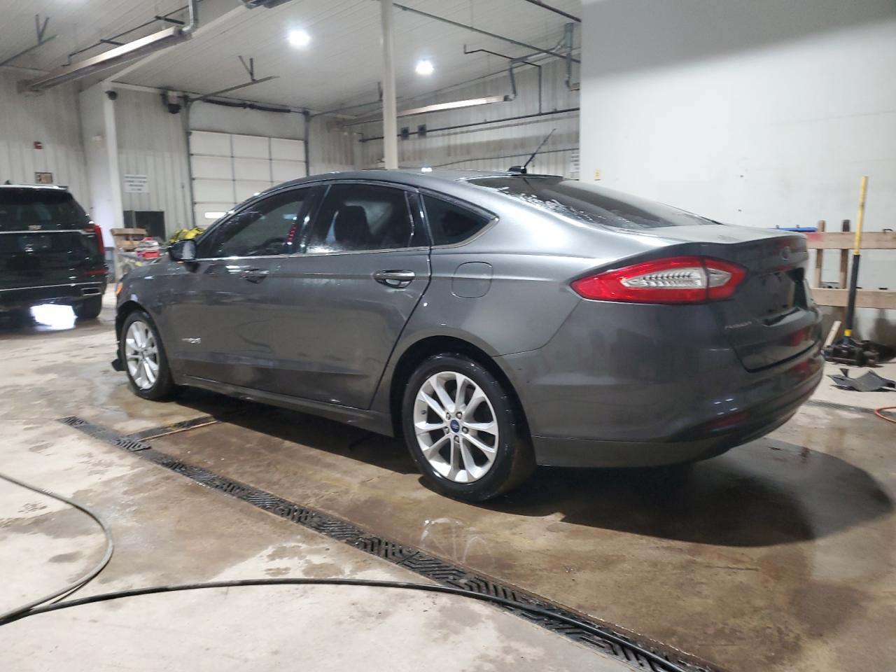 2016 Ford Fusion - Image 2