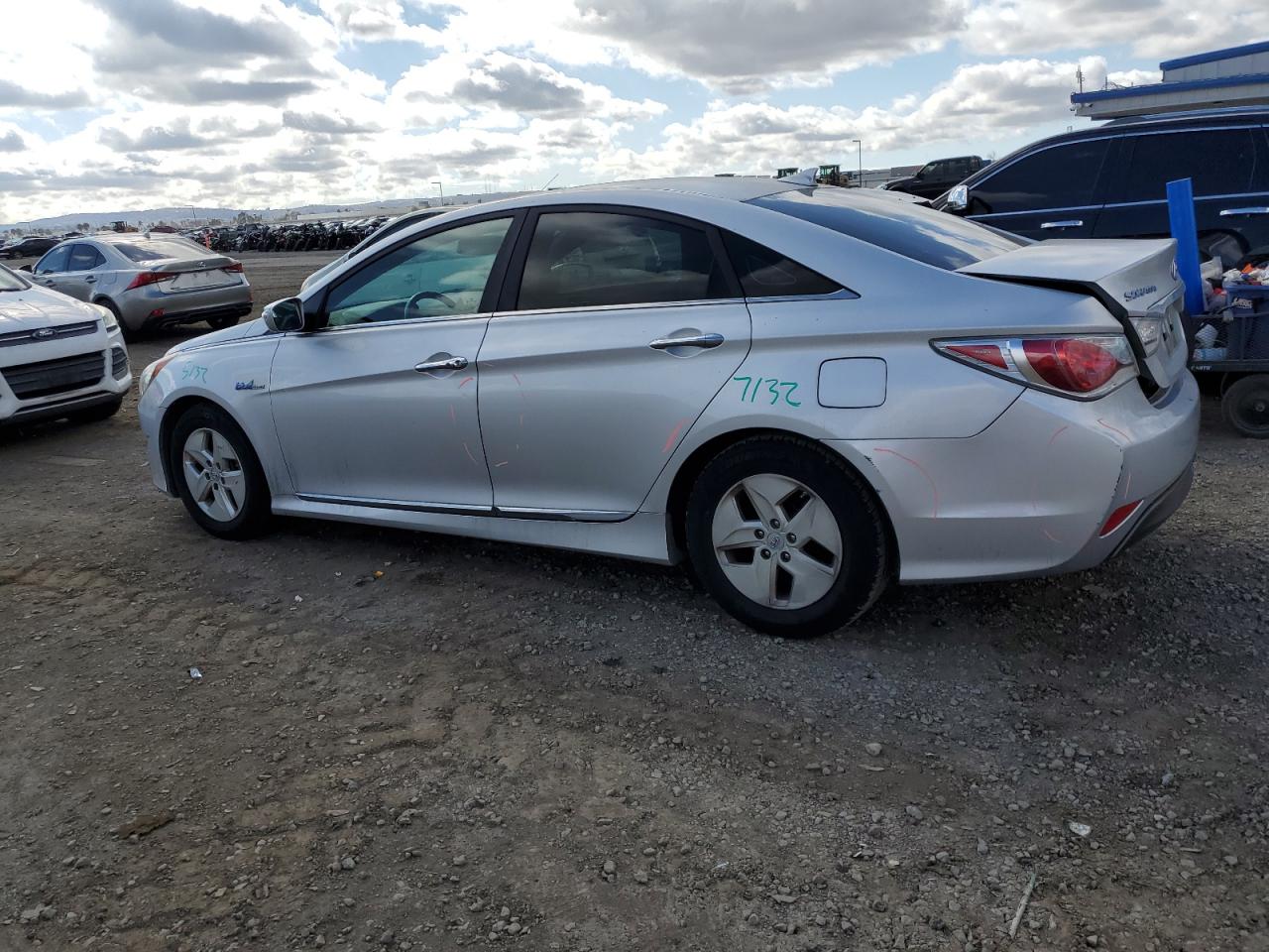 2012 Hyundai Sonata - Image 2