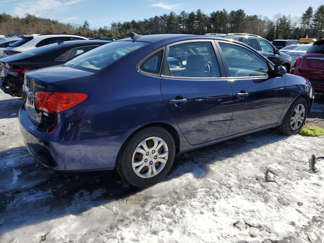 2010 Hyundai Elantra - Image 3