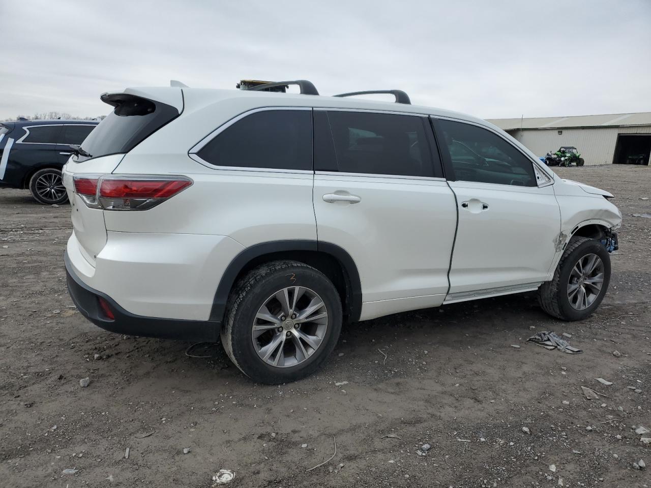 2015 Toyota Highlander - Image 3