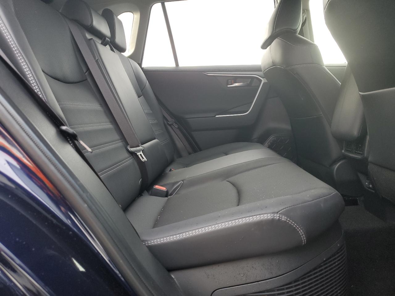 2023 Toyota RAV 4 - Image 10