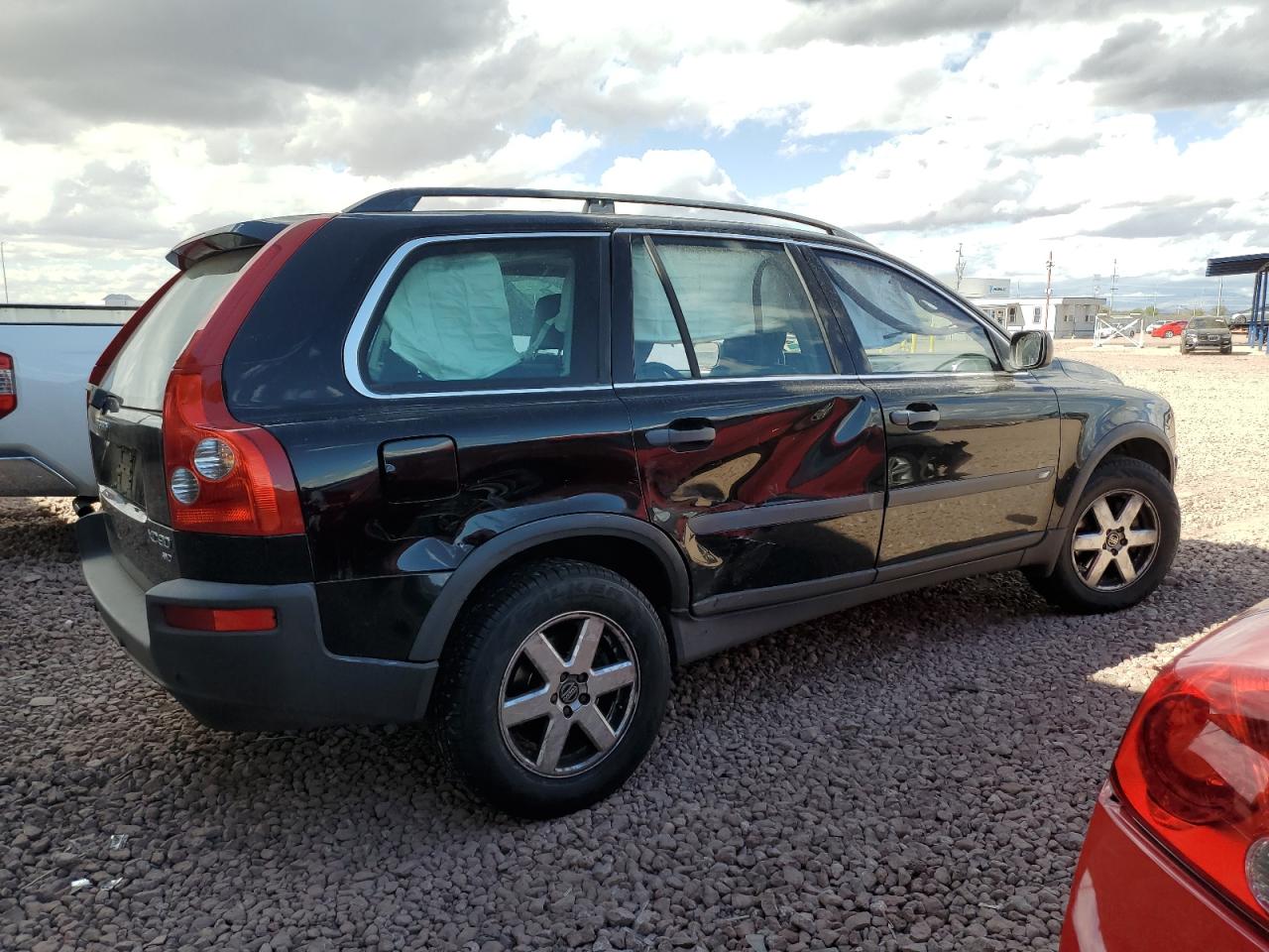 2004 Volvo XC90 - Image 3